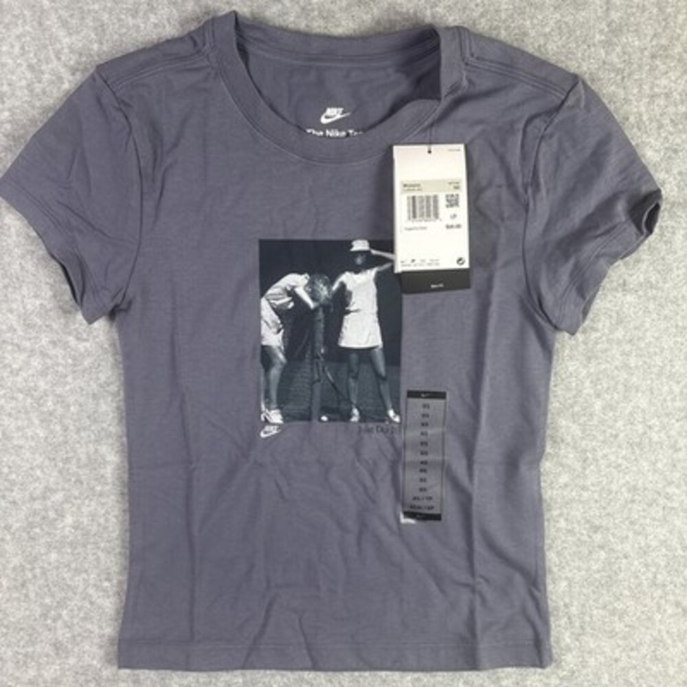 $35 Retail Nike The Nike Tee Women's Slim Fit Tennis T-Shirt XS